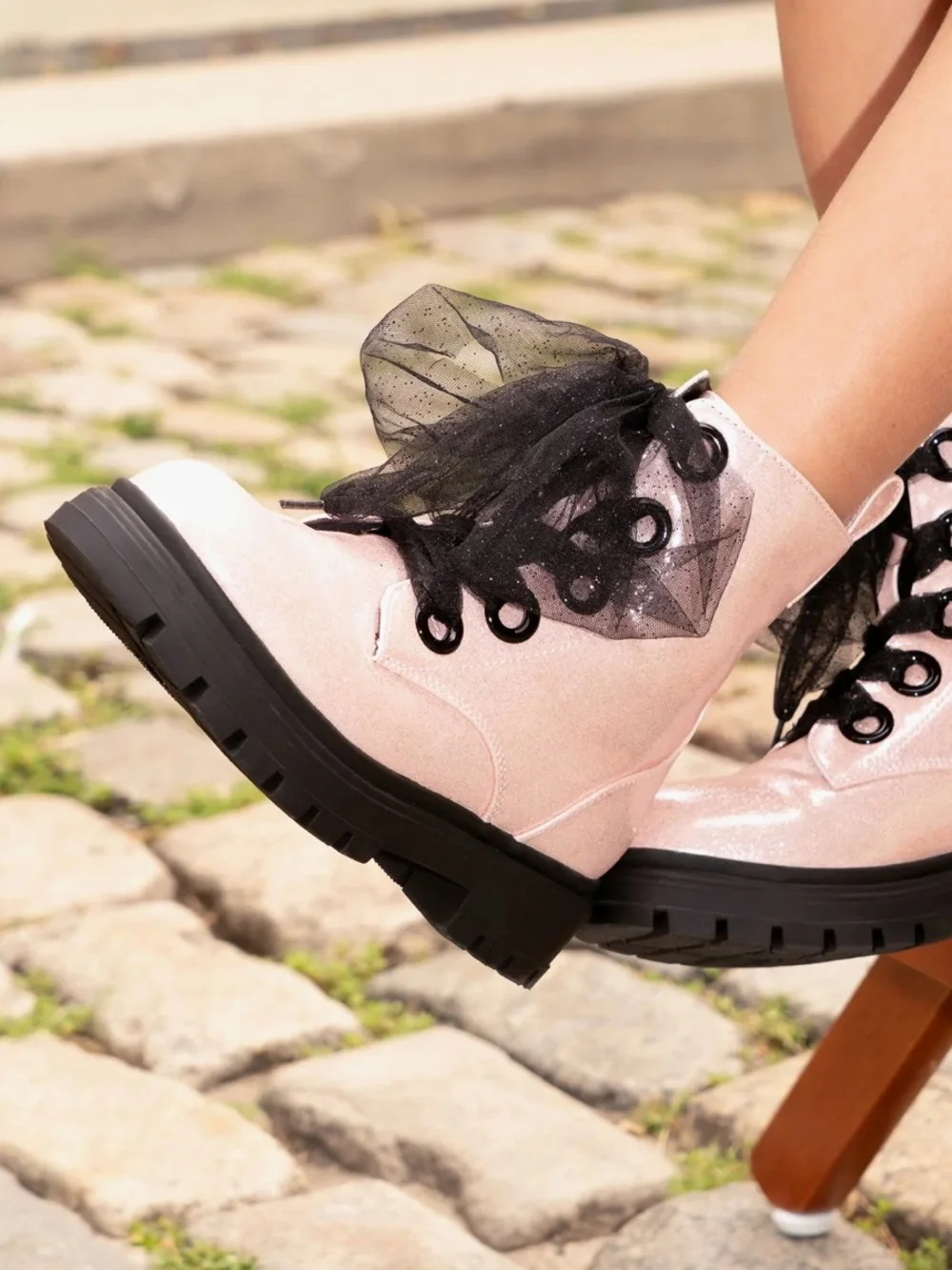 NINA CHASSY LIGHT PINK SHIMMER GLITTER COMBAT BOOTS BLACK TULLE LACES SIZE 10